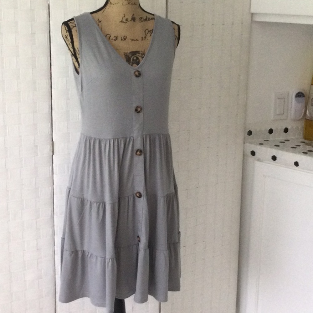 Woman’s Halife Dress V neck Sleeveless size S color gray washable New #645